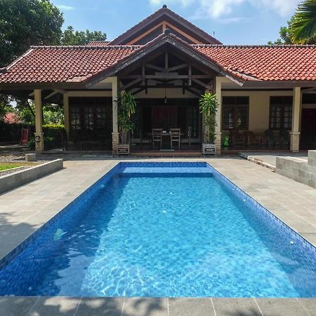 Sareh Villa By The Lavana Semarang Ngoại thất bức ảnh