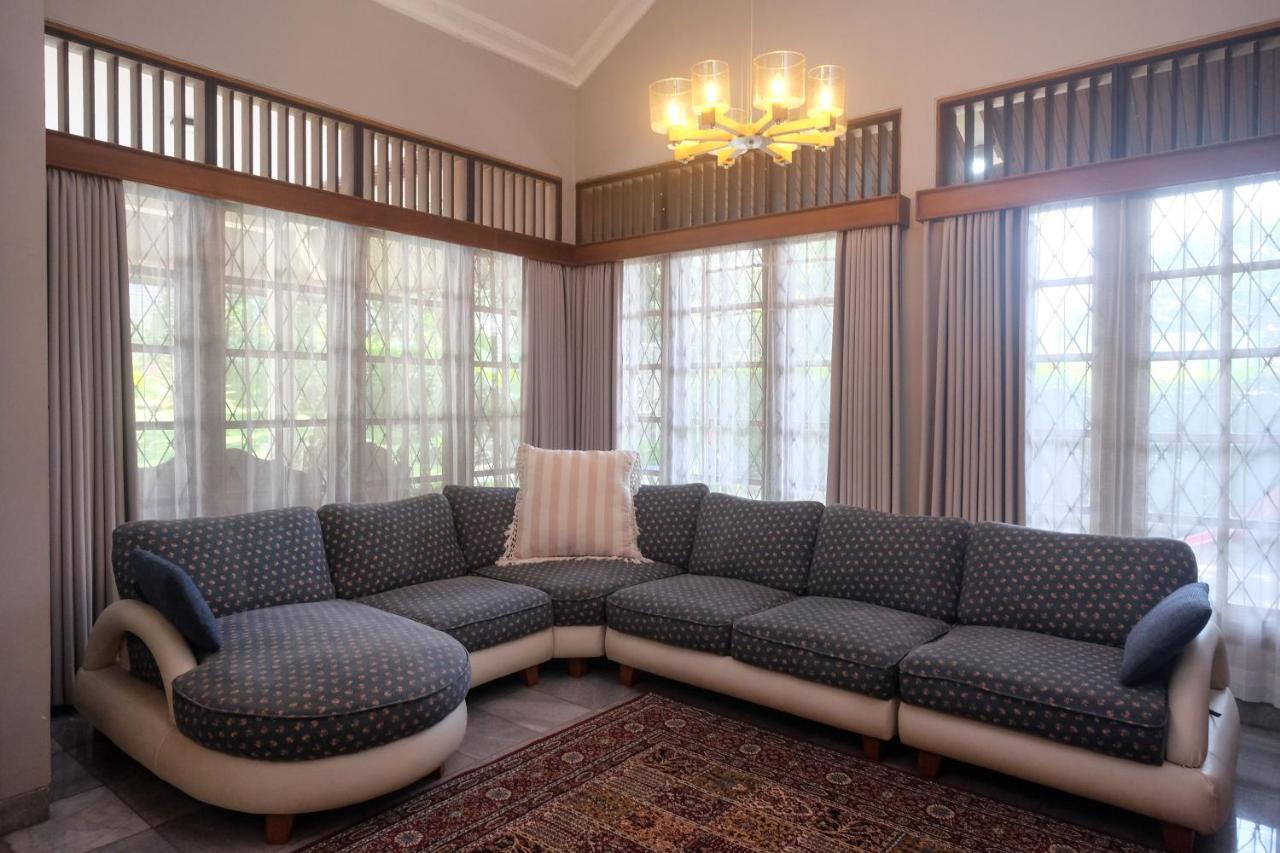 Sareh Villa By The Lavana Semarang Ngoại thất bức ảnh