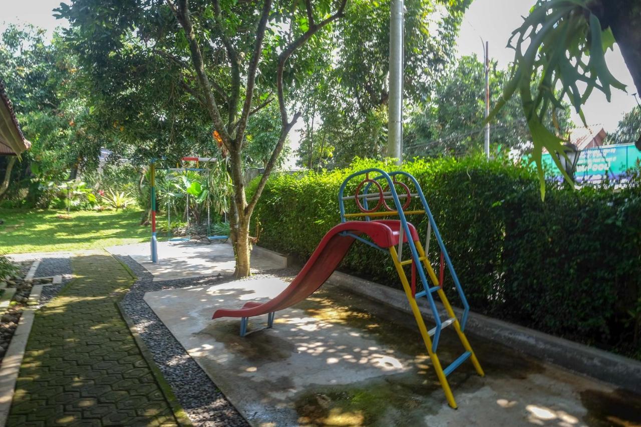 Sareh Villa By The Lavana Semarang Ngoại thất bức ảnh