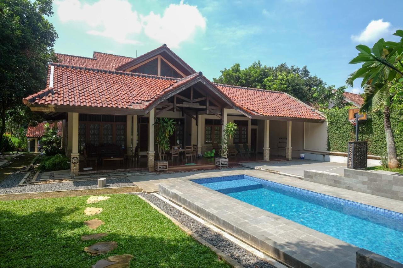 Sareh Villa By The Lavana Semarang Ngoại thất bức ảnh