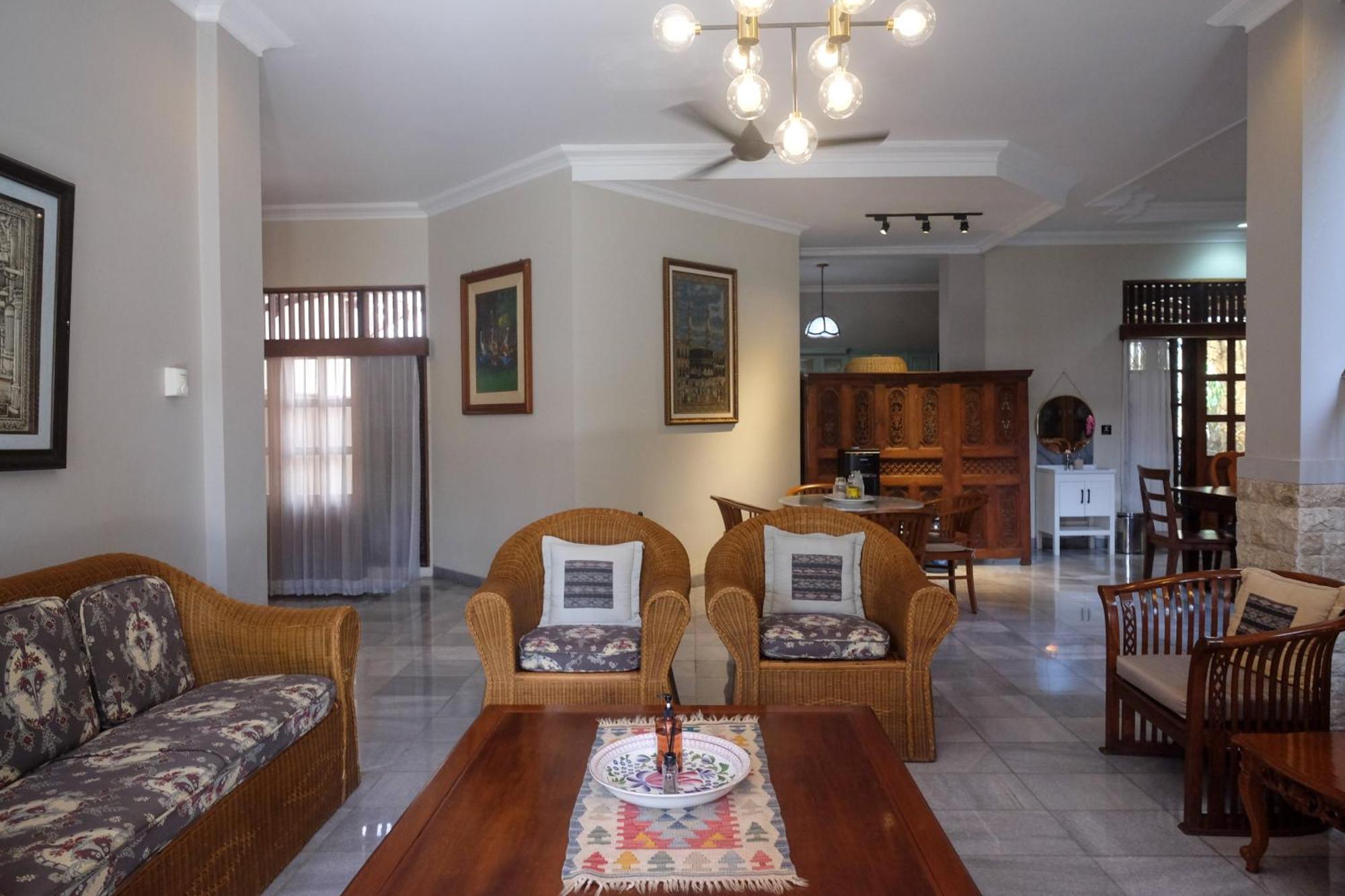 Sareh Villa By The Lavana Semarang Ngoại thất bức ảnh